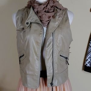 Outer Edge zippered moto vest